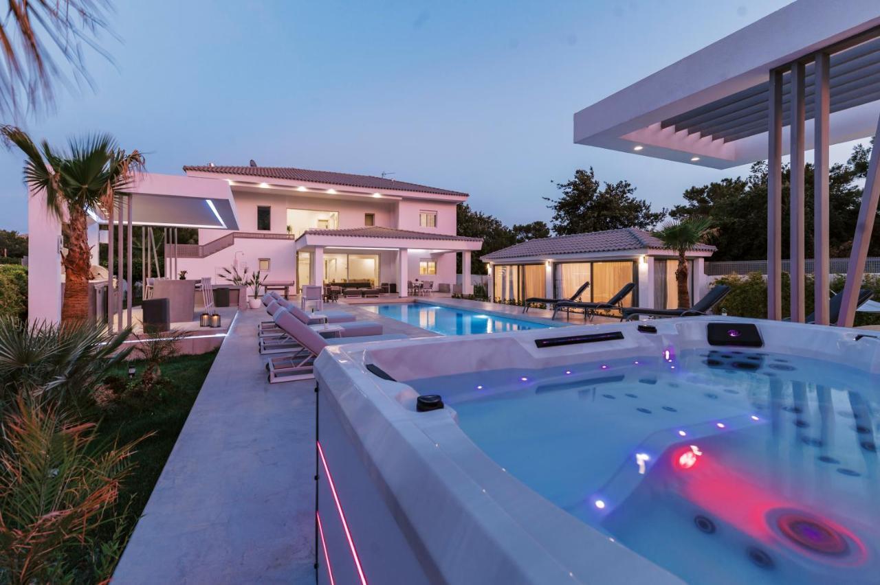M Mansion Villa Pefki  Exterior photo